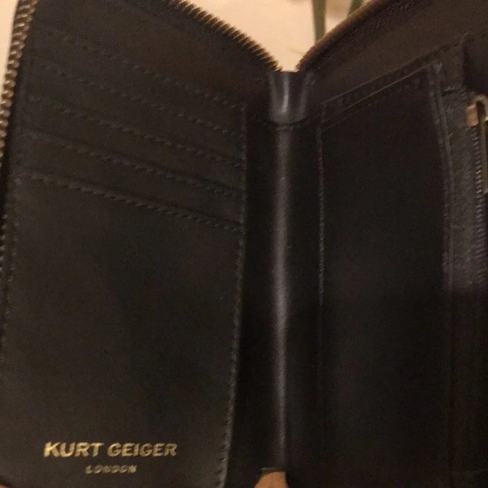 KURT GEIGER Small Zip Around Wallet Nylon Floral OPEN MISCELLANEOUS - Picture 5 of 17